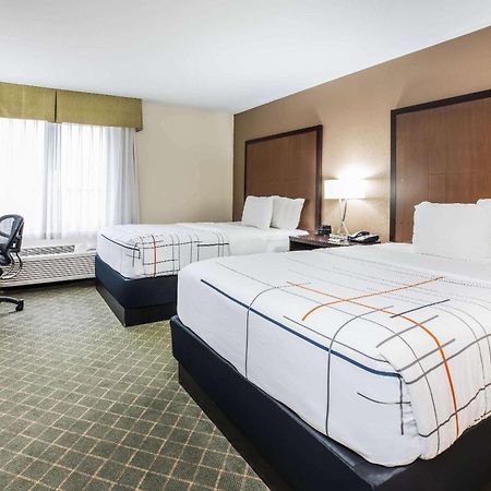 La Quinta By Wyndham Portland Airport Hotel Exterior photo
